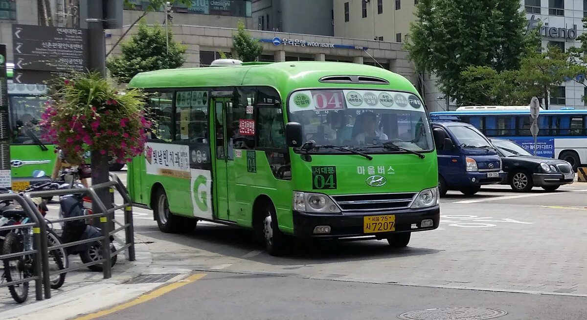 Korean bus. Автобусы в сеуле. корея bus. корейские зеленые автобусы. сеул общественный транспорт.