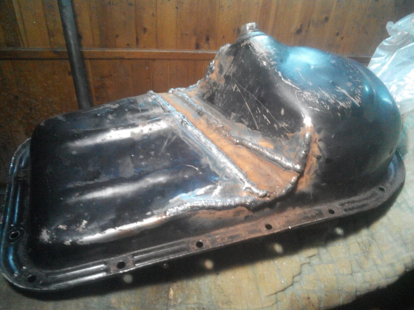 Поддон шевроле нива. Поддон картера нива 16v. поддон 16 кл на ниву. нива 2121 поддон двигателя. поддон на ниву 16v.