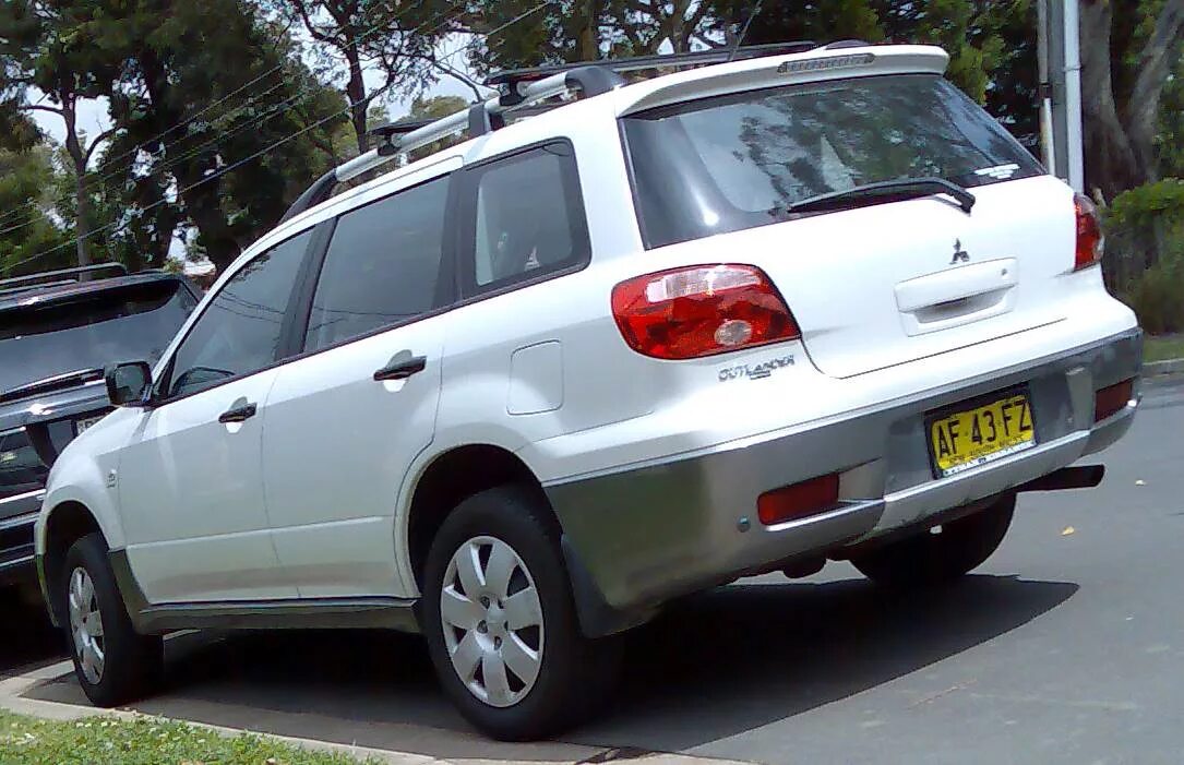 Мицубиси аутлендер 2004. Mitsubishi Outlander 2004. Митсубиси Аутлендер 2004. Митсубиси Аутлендер 2004 -2008. Mitsubishi Outlander 2006.