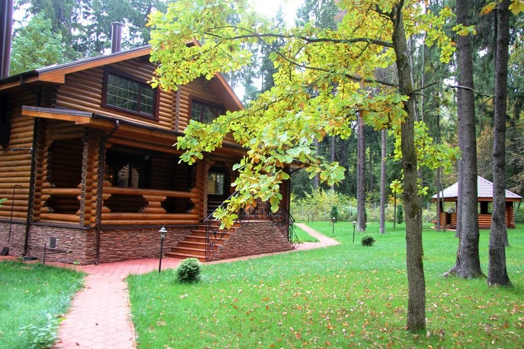 гостиница царская деревня в сергиевом посаде. мир, самостоятельный осмотр достопримечательностей. 136. дом в абрамцево. отель царская деревня сергиев посад.