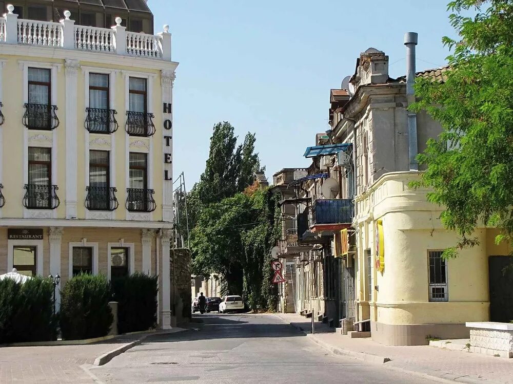 Центр евпатории улица. Евпатория. евпатория исторический центр. старый город 2015 евпатория. улочки города евпатории.