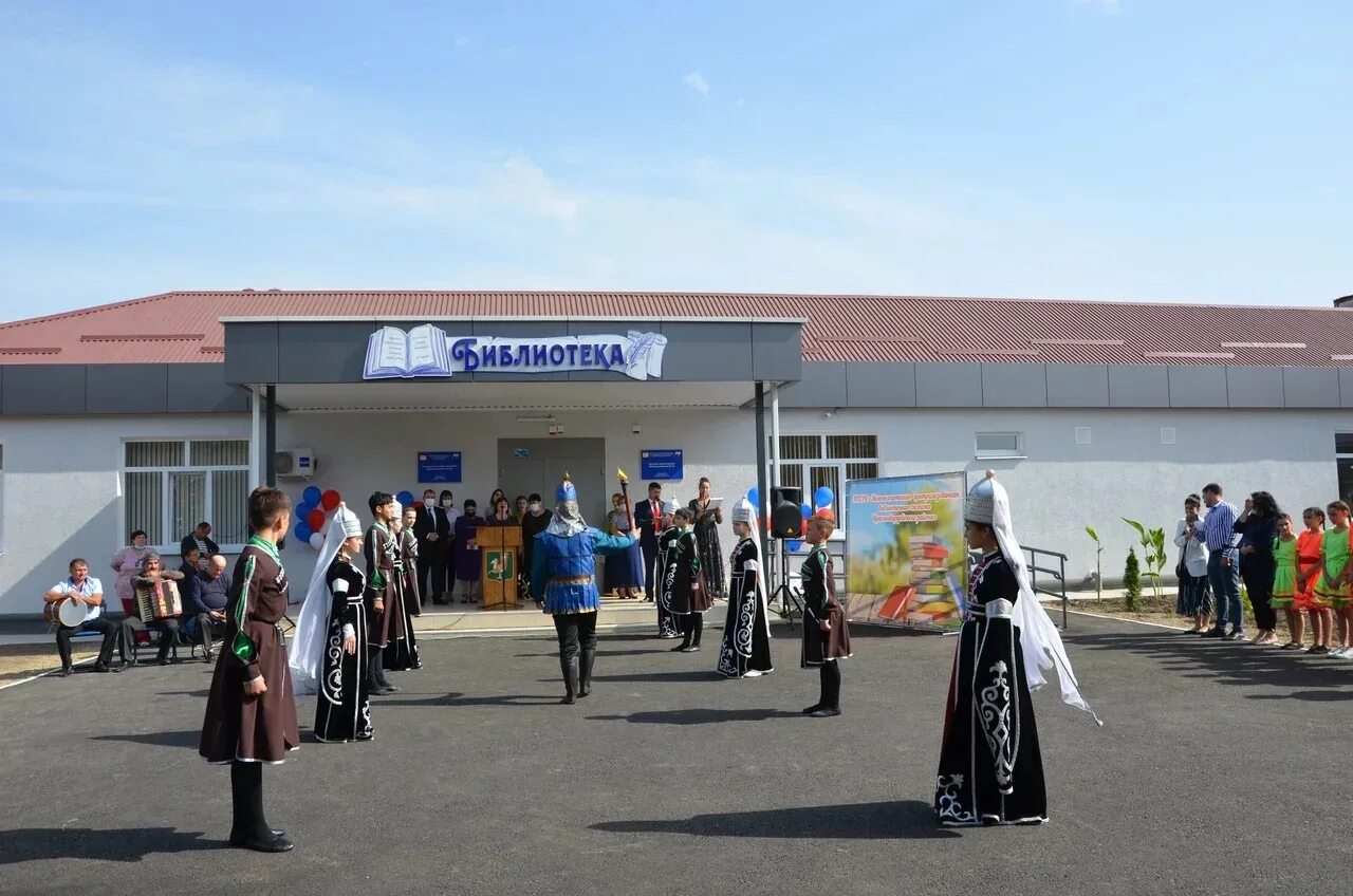 Республика адыгея красногвардейский район село. Адыгея красногвардейский район село красногвардейское. Погода в красногвардейском районе адыгея. Парк с фонтанами красногвардейский район. Преображенское адыгея.