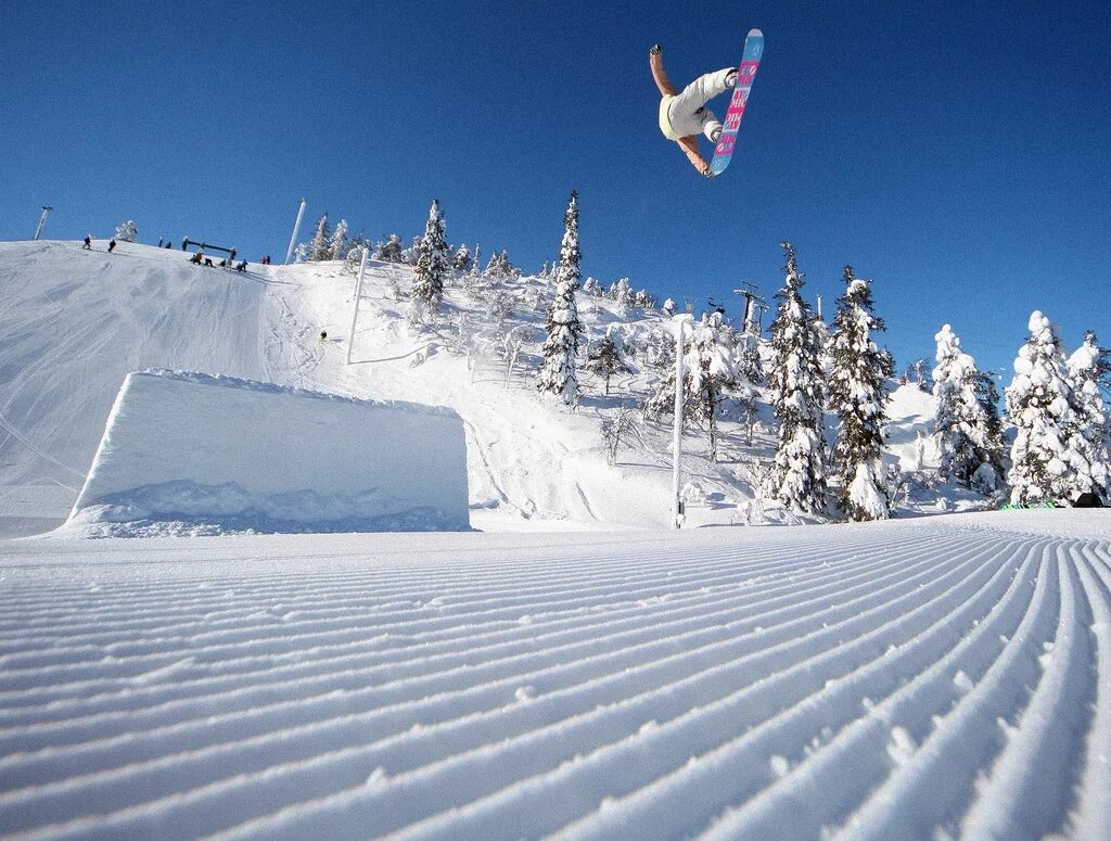 Горнолыжный склон огни мурманска. Хвалынь шале. Склон 20. Хвалынь аквапарк. Склон 20.