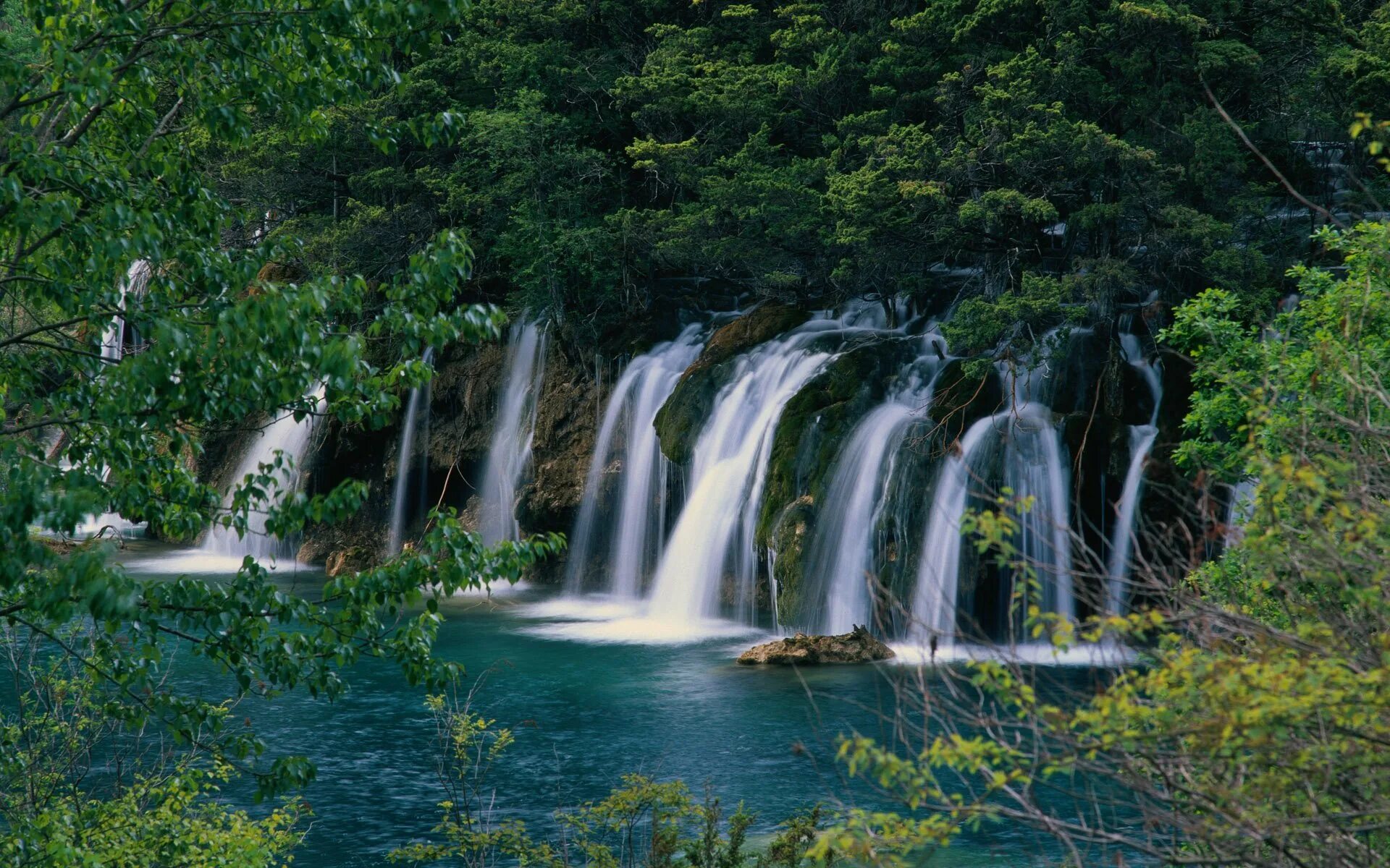 Установить картинку. Плитвицкие озёра Хорватия. Далат водопад. Водопады сент Винсент. Водопады на р. плис-Ривер.