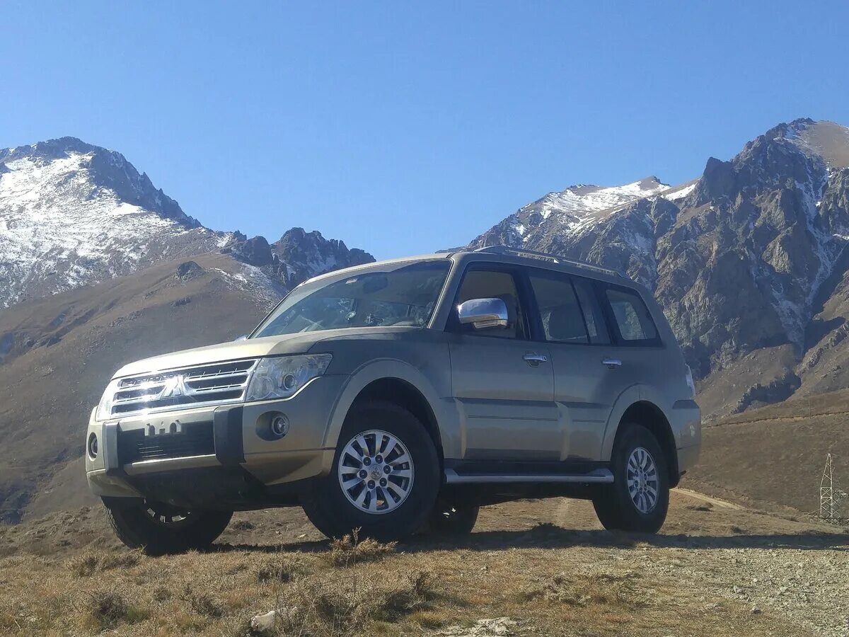 Mitsubishi Pajero 4. Mitsubishi Pajero IV 2015. Митсубиси Паджеро 4 золотистый. Митсубиси Паджеро 2003г 3.5л.