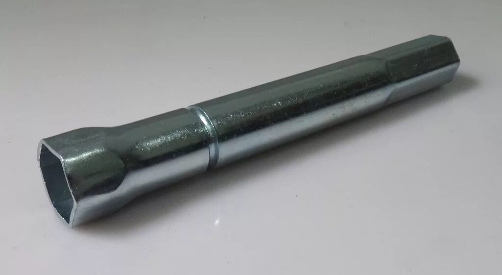 Ключ свечной звездочка на 14. Свечной ключ cf moto 500. 8 свечник. Головка свечная 1/2 16мм энкор. Ключ свечной сервис ключ 16 мм с магнитом.