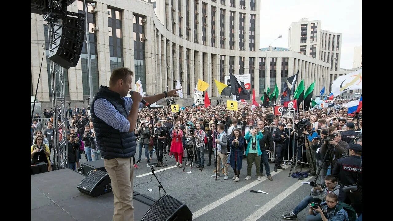 Назначенная оппозиция. Навальный на проспекте Сахарова. Митинг Навального. Современная оппозиция.