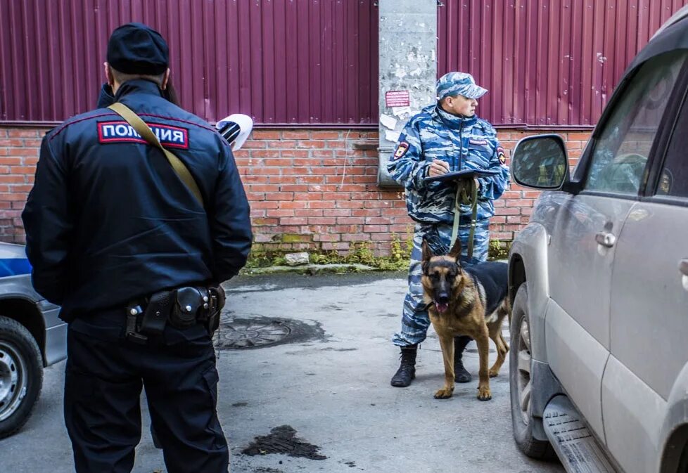 Полиция место регистрации. Полиция на месте. Полиция на месте происшествия.