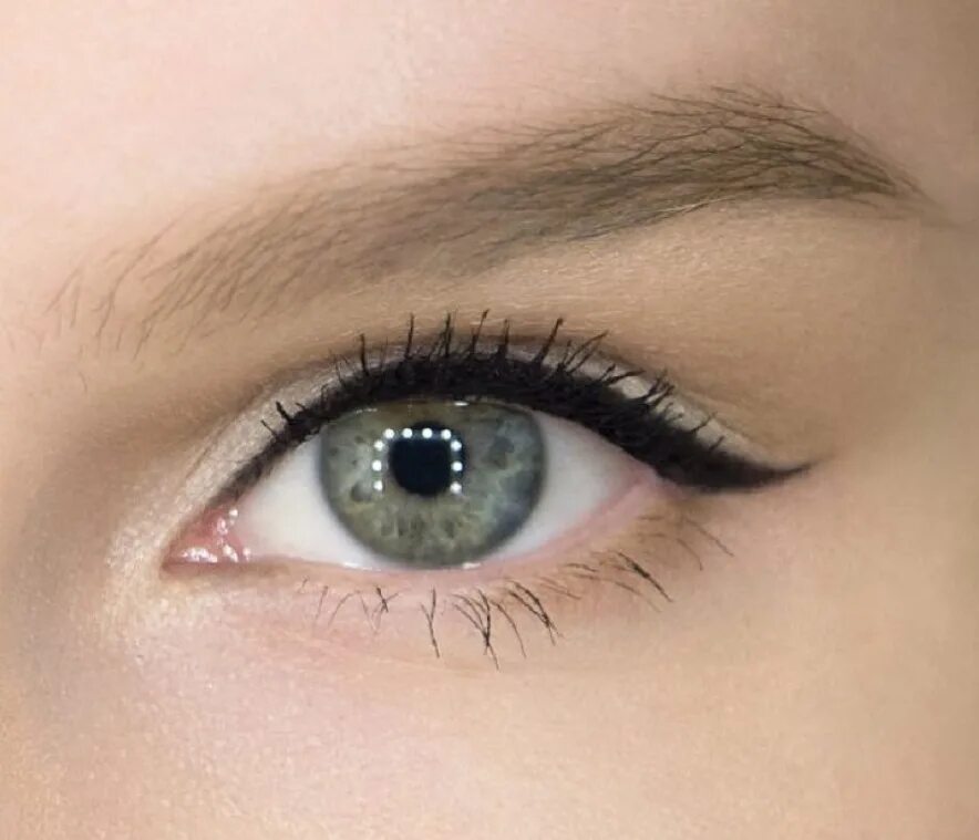 Маленькие стрелки на глазах. Короткие стрелки на глазах. Маленькая стрелка на глазах. Красивые стрелки. Маленькие стрелки на глазах.