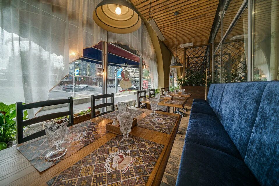 Деда хинкали санкт-петербург литейный. Грузинский ресторан на литейном проспекте. Ресторан деда хинкали спб. Ресторан деда хинкали. Деда хинкали санкт петербург литейный проспект.