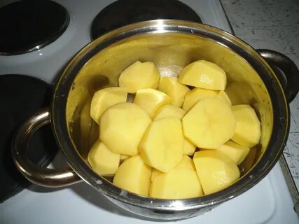 Сколько хранится очищенный картофель в воде