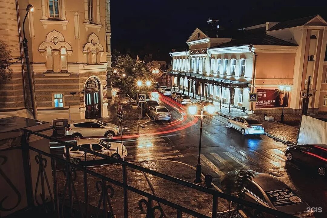 Площадь талантов астрахань. Площадь талантов. Картинки театра оперы и балета в астрахани. Советская 28 астрахань драматический театр. Астрахань сеансы.