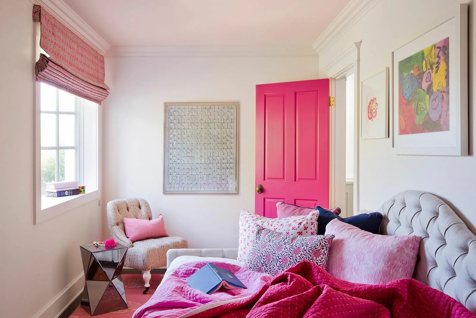 Перекрашу квартиру в розовый. Светло розовые стены. Розовые стены в интерьере. Розовая стена. Розовые стены в интерьере гостиной.