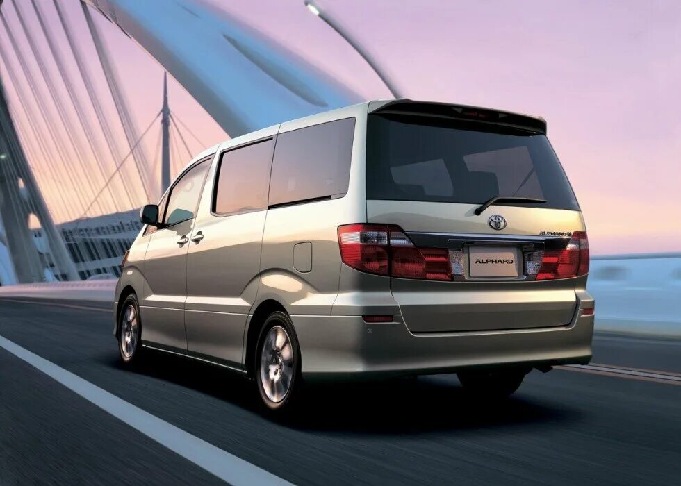 Тойота альфард поколения. Toyota Alphard 2002. Toyota Alphard 1 поколение. Тойота минивэн альфард 2005. Тойота альфард 2002-2008.