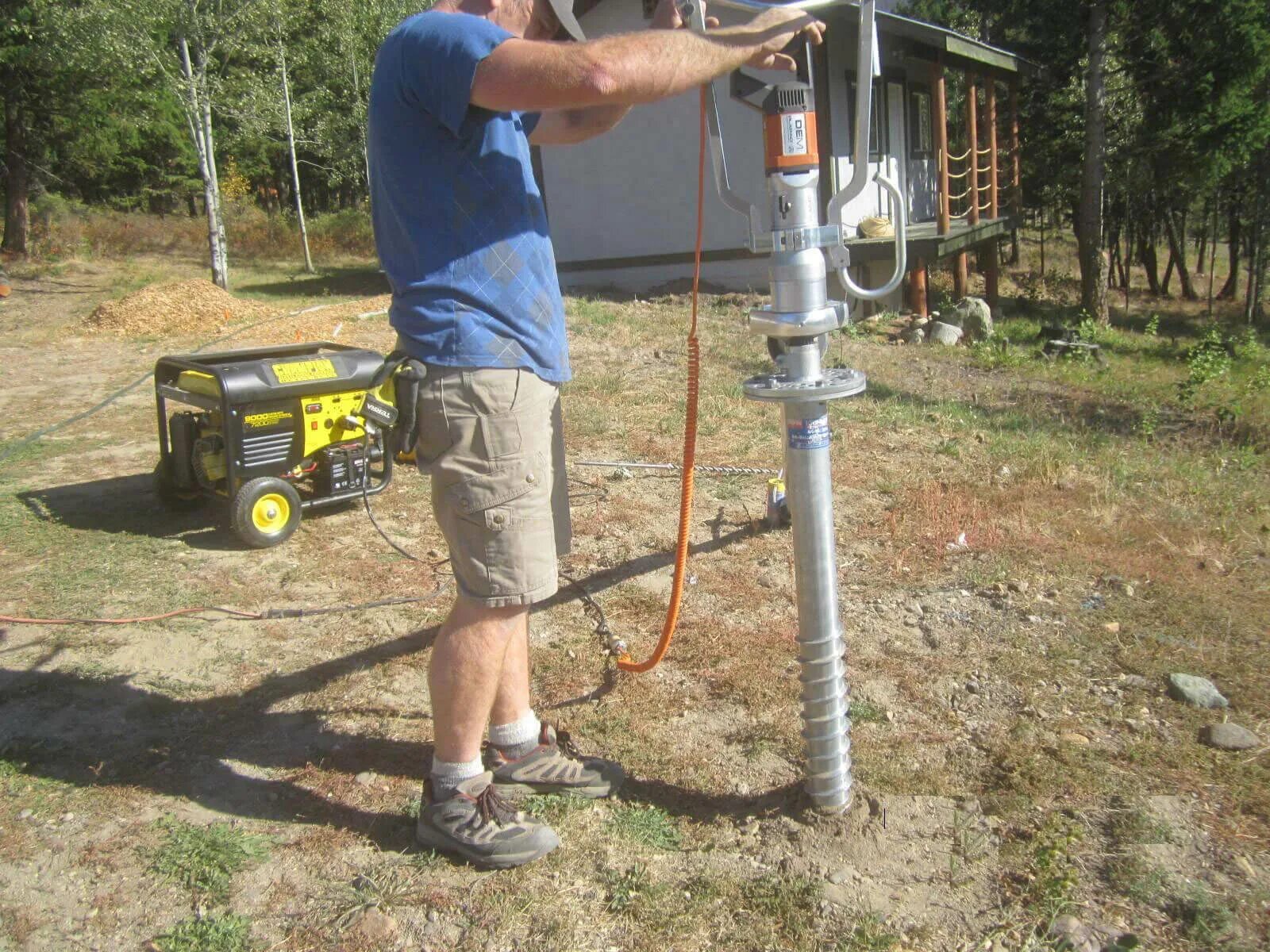 Сваекрут (на основе дрели rebir 2 квт, крутящий момент 6800 нм). Приспособление для завинчивания свай. Вкручивание винтовых свай. Ввинчивание винтовых свай. Ввинчивание винтовых свай.