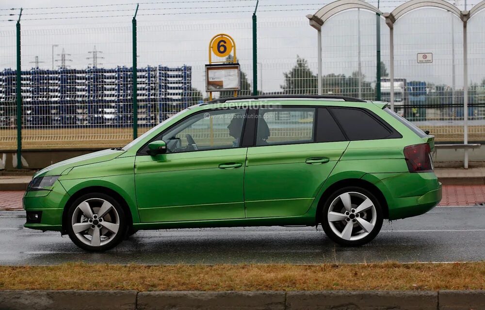 Фабия 1 универсал. Skoda Fabia Combi 2015. Skoda Fabia 3 универсал. Skoda Fabia 2 универсал. Шкода Фабия универсал 2015.