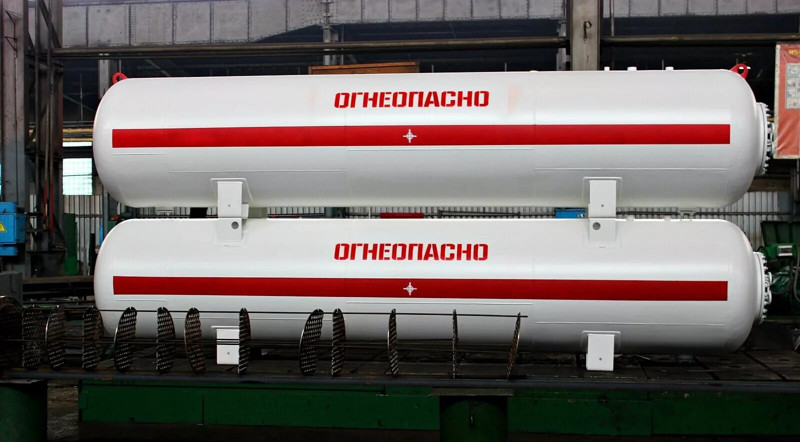 Суг пропан бутан. Газ сжиженный углеводородный пропан. Газ сжиженный углеводородный пропан. Сжиженный газ бутан. Газ сжиженный углеводородный пропан.