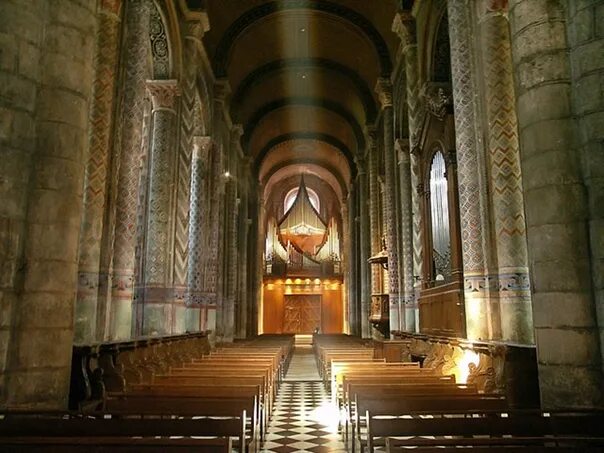 Церковь Нотр-дам-ля-Гранд, Франция. Нотр дам де ля Гранд в Пуатье. Нотр-дам-ля-Гранд в Пуатье интерьер.