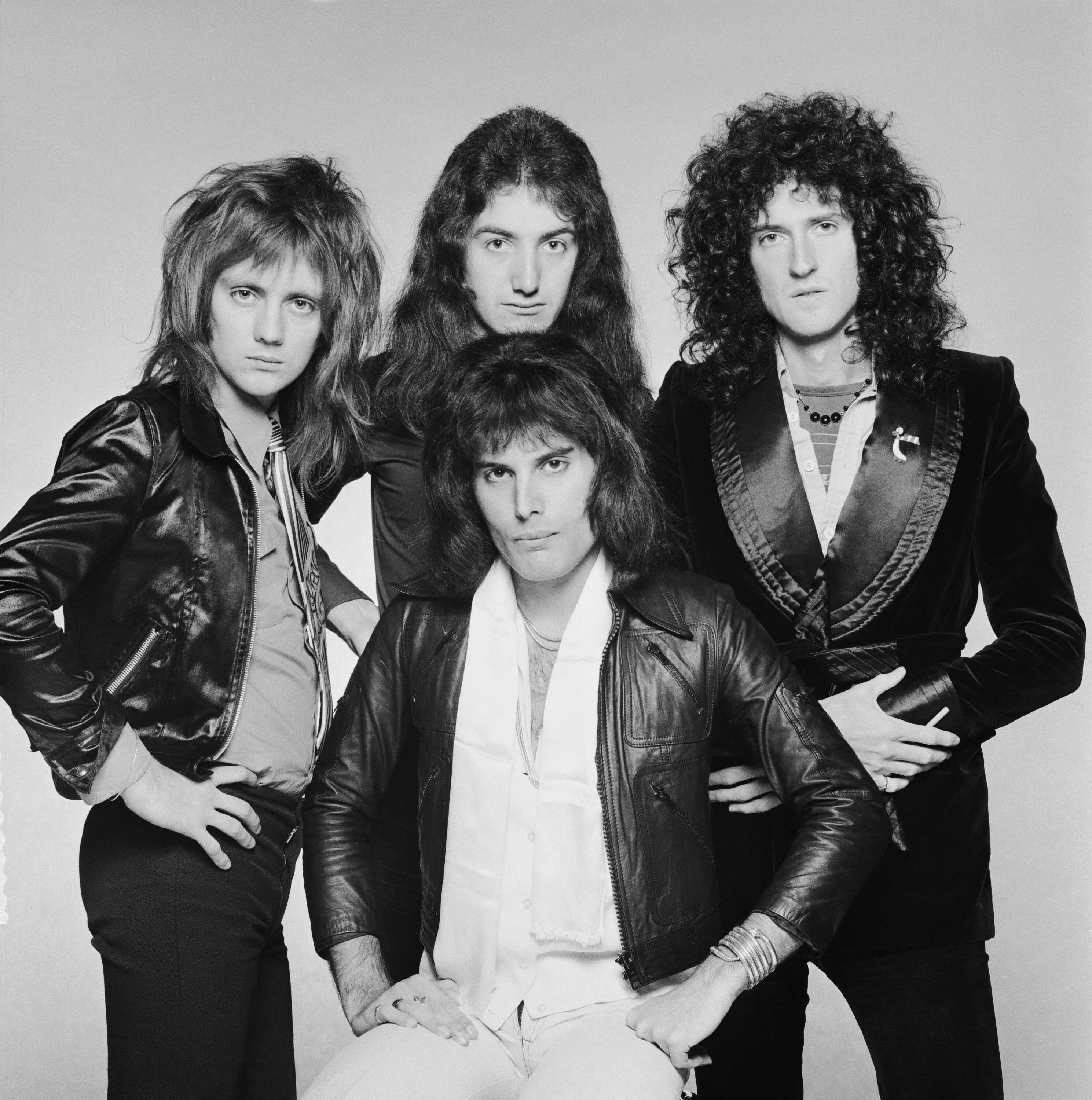 Слушать зарубежные рок 80 90 х. Группа Queen 70s. Группа Queen 1970. Группа Queen 1975. Группа Квин состав.