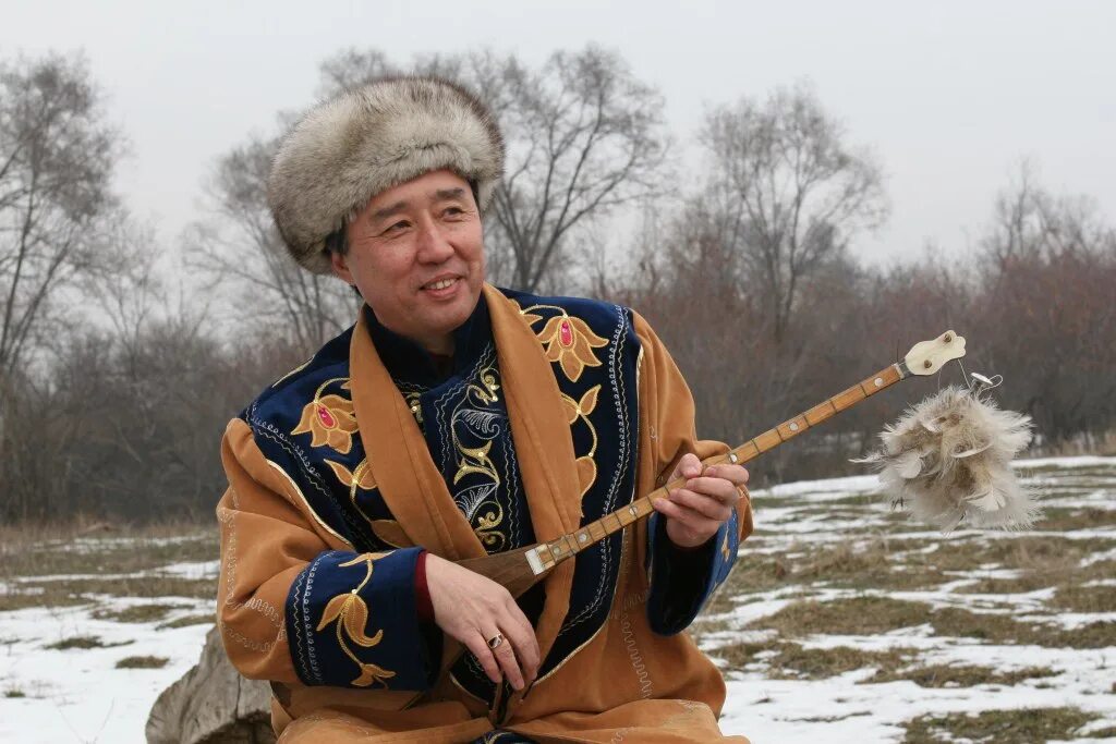 Национальная одежда казахстана. Искусство айтыса. Перев казах. Малахай монгольский. Шапка монгола.