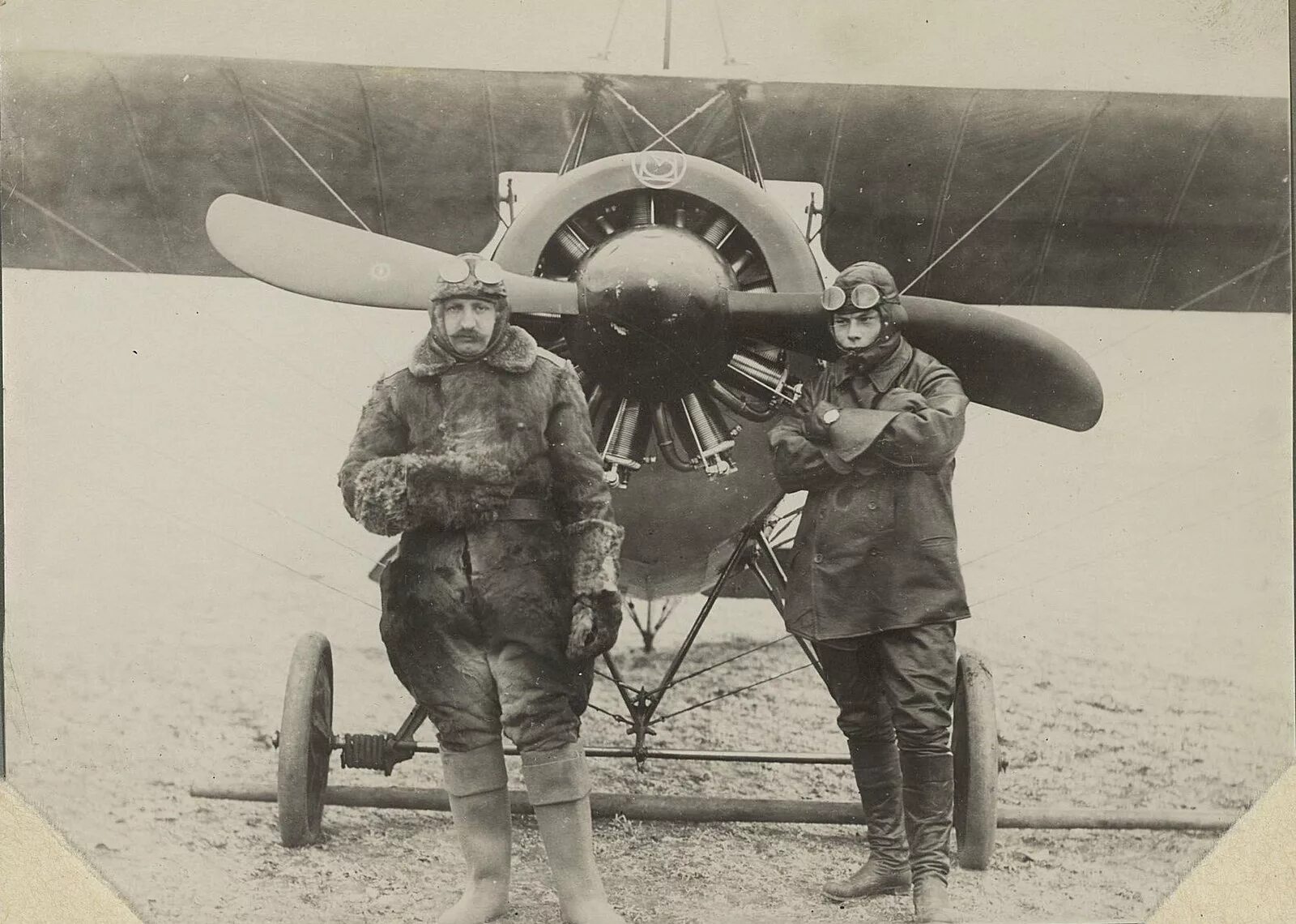 Летчиков 1 е. Русские летчики первой мировой. Летчики первой мировой войны. Русские пилоты первой мировой войны.