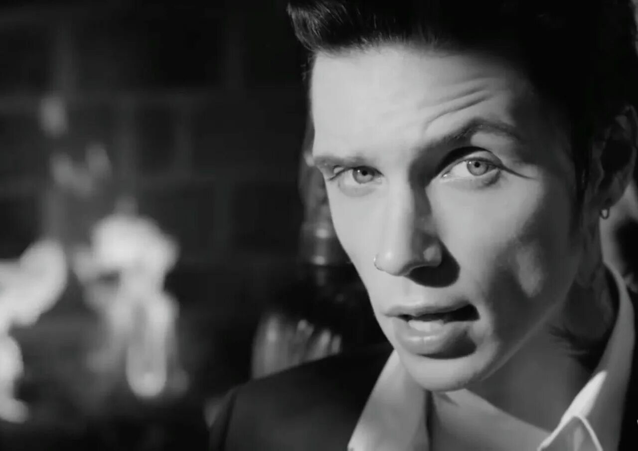 Очарована глазки. Andy Black we don't have to Dance. Разочарованные фильмом Очарованные небом глаза.