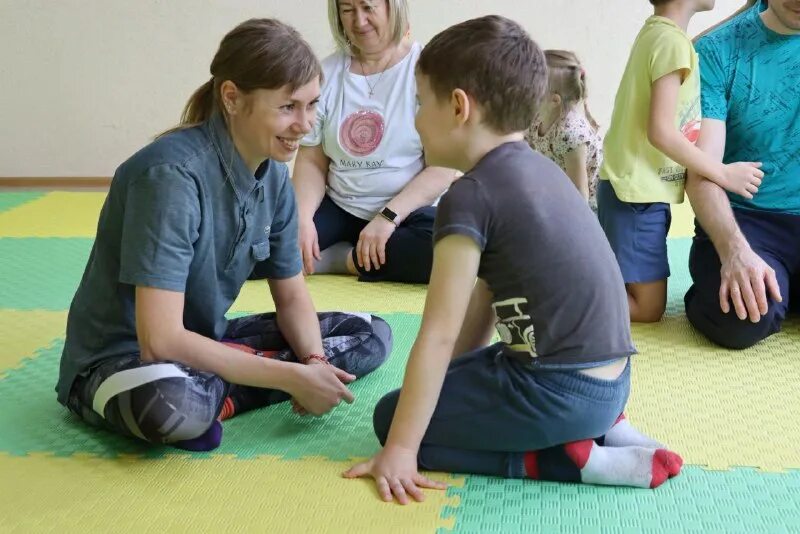 фабрика ремикс красноярск логотип. центр монтессори бийск. центр семейных форм воспитания. красноярск мин образования семейная форма. формы устройства детей оставшихся без родителей.