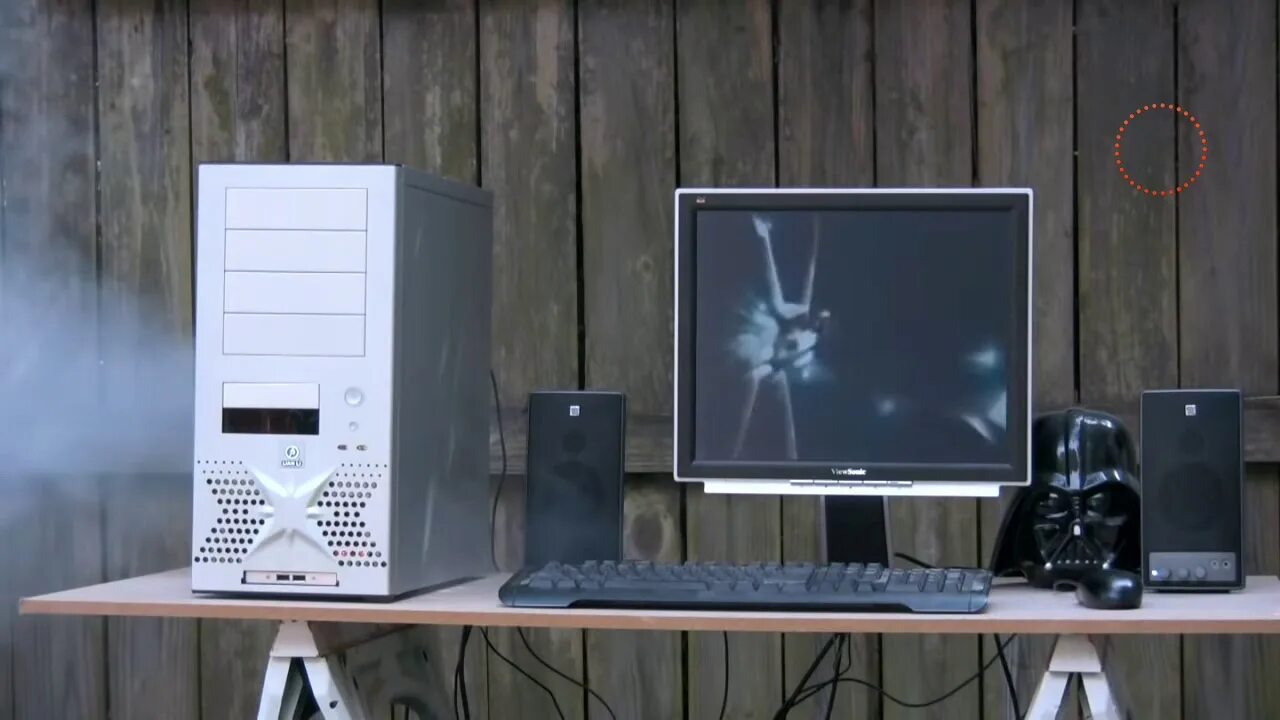 Компьютер гиф. Компьютер взорвался gif. Взрыв компьютера. Гифка компьютер взрывается.