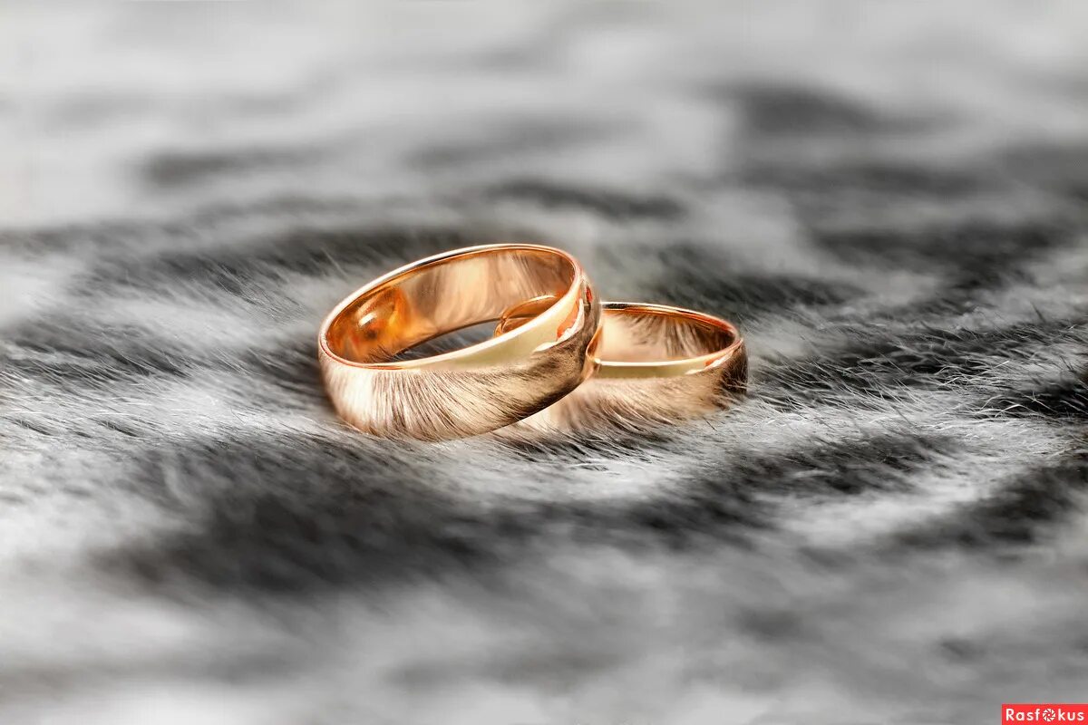 обручальное кольцо потерялось примета. потеряны 2 кольца. потеряны 2 кольца. найдено кольцо. 2 кольца.