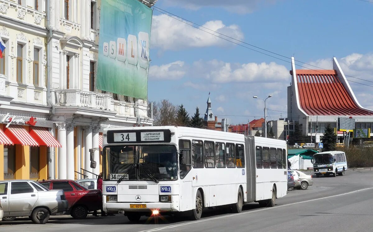 34 Автобус Омск. Автобус 66 Омск. Икарус Омский автовокзал. Автобус гармошка Омск.