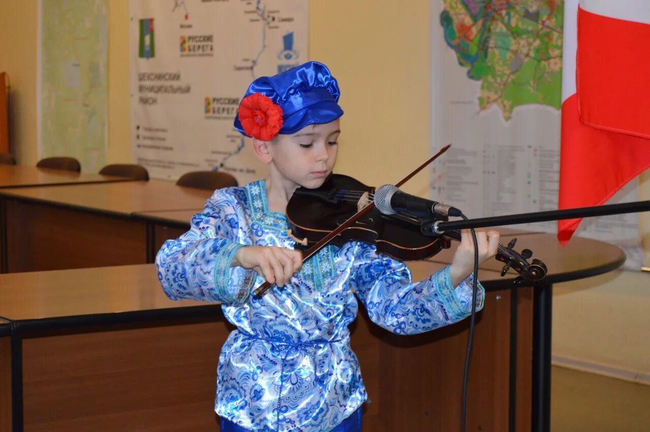 Летняя школа музыки. И. Скрипачка италия. Глинки. Скрипач.