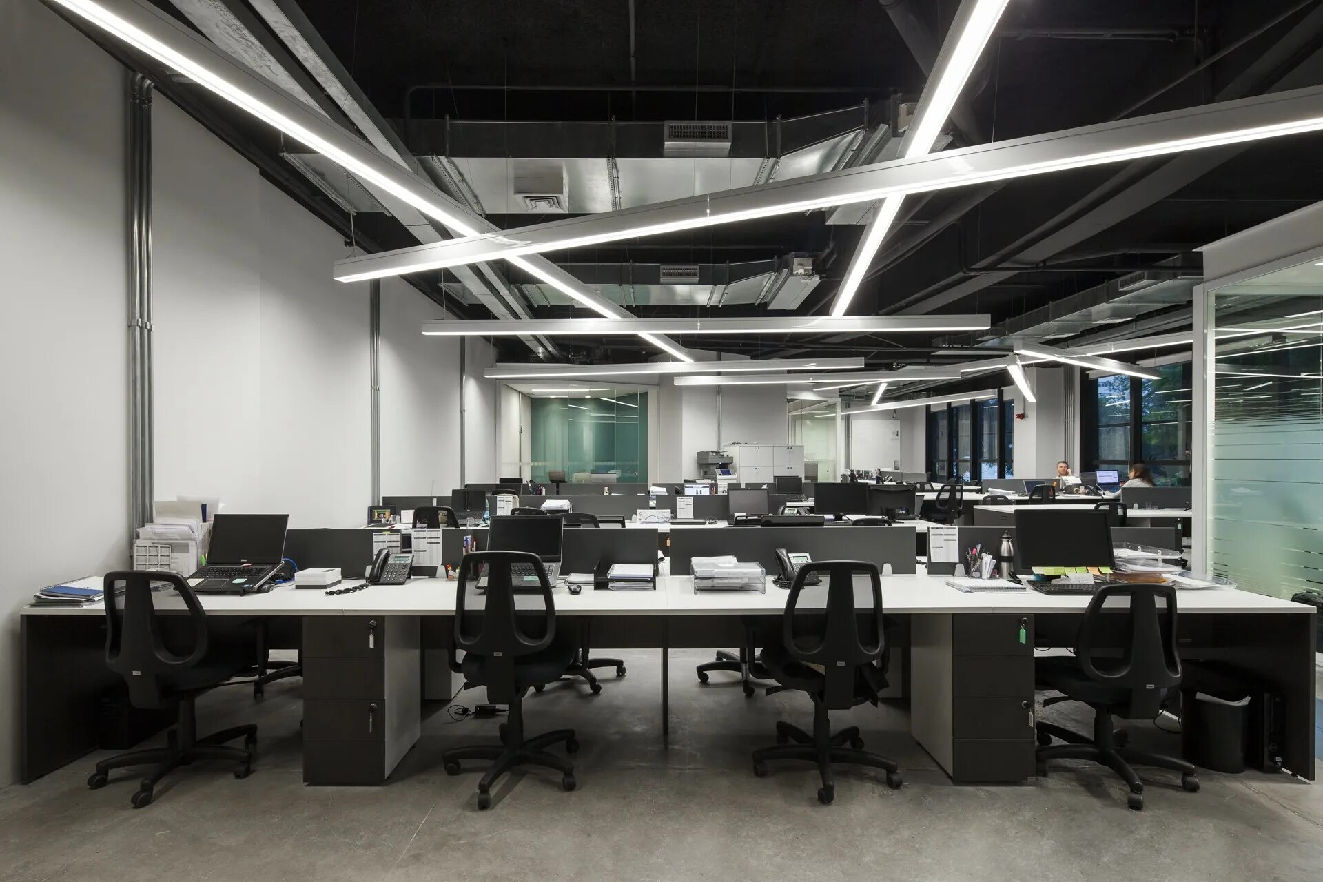 освещение рабочего места. подсветка в офисе. освещение рабочего места в офисе. светодиодные светильники для офиса. сделай свет на работе.