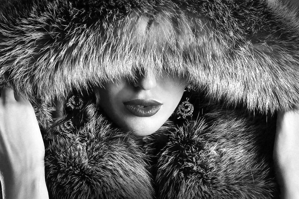 Шикарная шуба. Шубы рашен герл. Девушка в мехах. Фотосессия в шубе. Ксения марченкова fur coat.