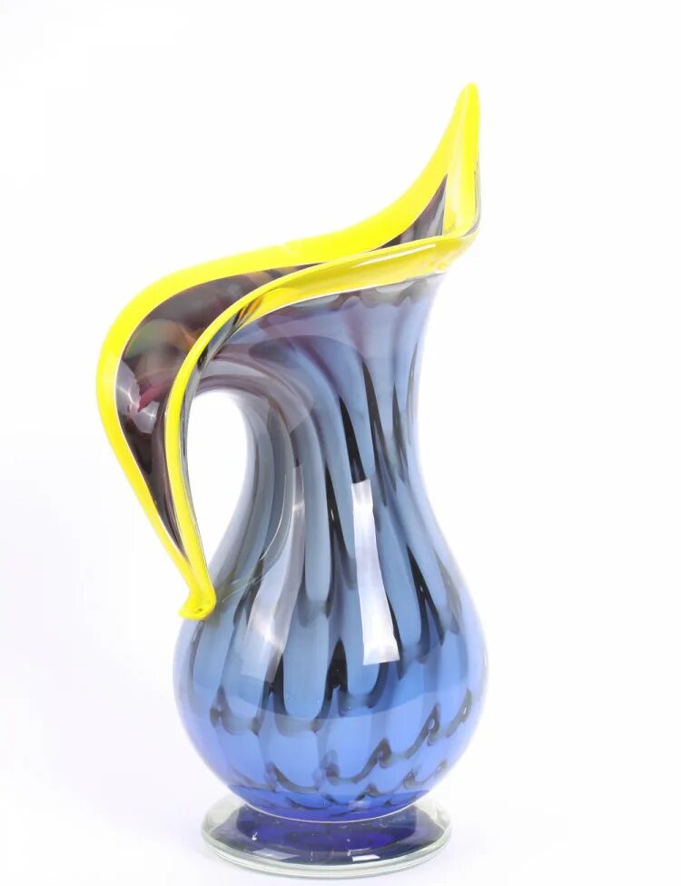 вазы в скандинавском стиле в интерьере. стильные вазы для цветов. круглая стеклянная ваза в интерьере. ваза inka glass vase. необычные стеклянные вазы.