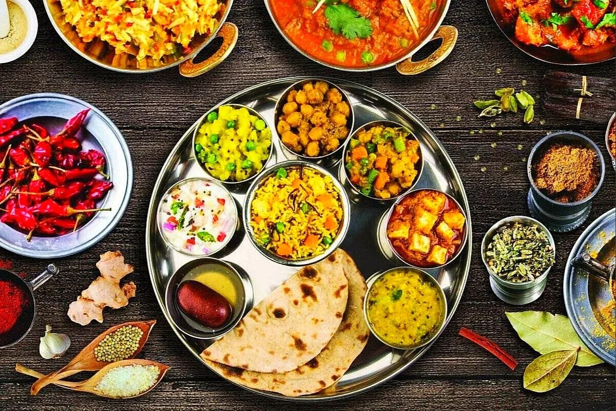 Индийская кухня тхали. Индийская гоанская кухня. Индийский поднос тхали. Индийская кухня Амос. Tradition dish