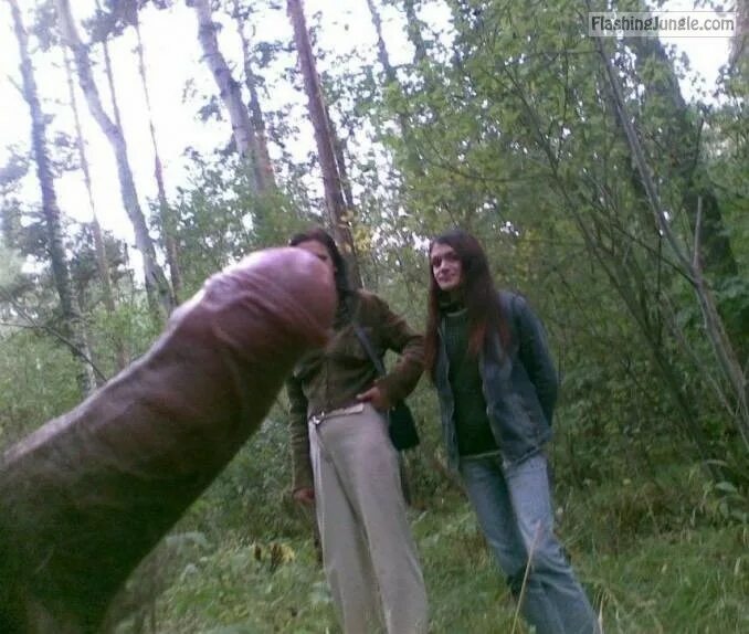 Дрочит В Лесу Перед