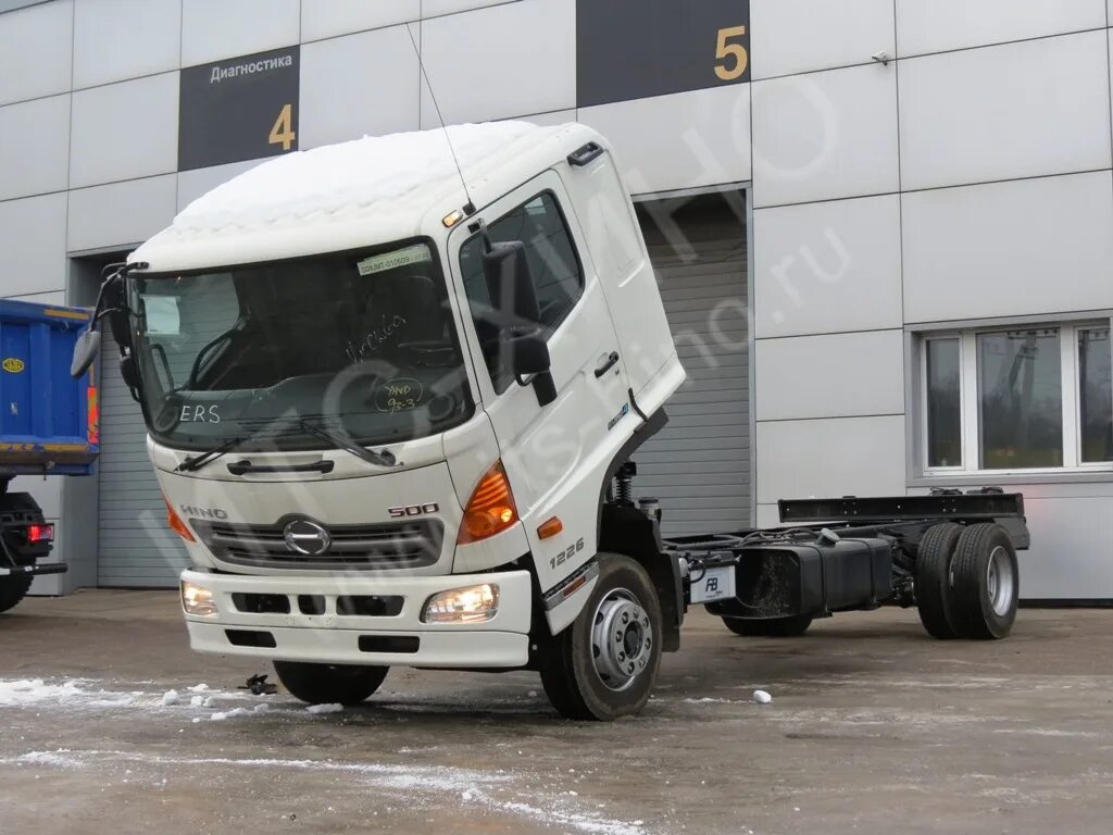 Хино б у куплю. Hino 500 1623 шасси. Хино 500 шасси. Хино 500 gd8. Хино 500 бортовой.