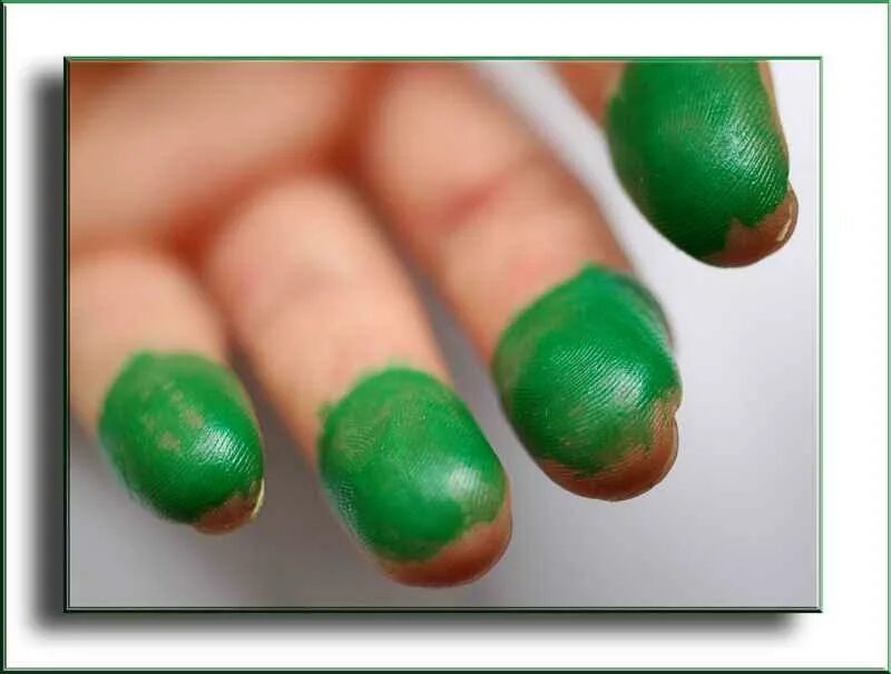 Стать зеленым. Зеленые пальцы. Салатовые пальцы. Пяльцы зеленые.