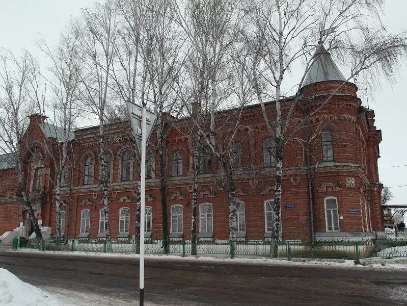 Татарстан буинский. Здание земской управы буинск. город буинск татарстан. татарстан город буинск старинные исторические здания. достопримечательности буинска татарстан.