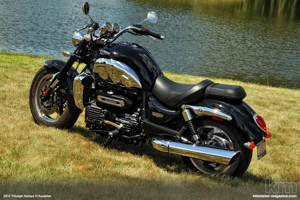 Триумф три. Triumph rocket 3 roadster 2010. мотоцикл триумф рокет 3. triumph rocket iii роадстар. английский мотоцикл триумф рокет 3.