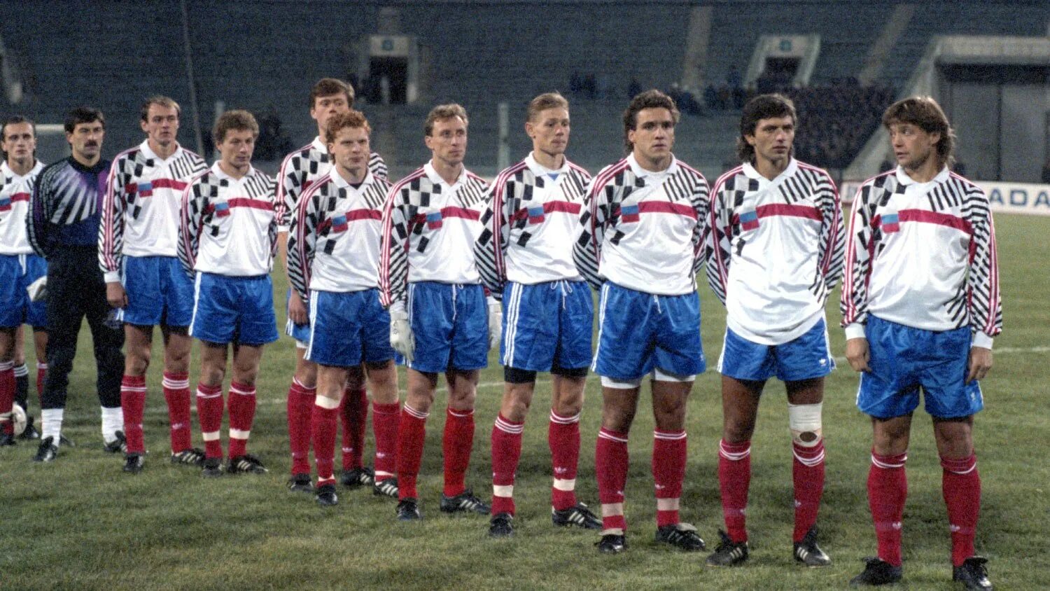 Сборная России футбол 1992. Сборная России 1996. Official russia 2