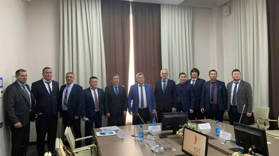Минтопэнерго тыва сайт. Минтоп тыва министр. министр топлива и энергетики республики тыва.