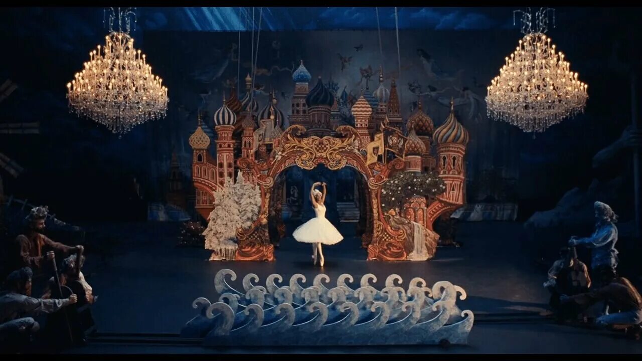 Кадры из фильма щелкунчик Щелкунчик и четыре королевства трейлер на русском