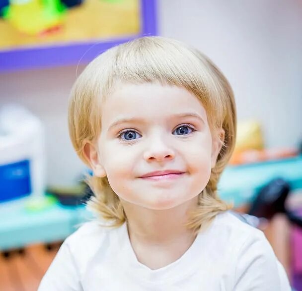 стрижка для девочки 4 года. сессон стрижка детская. детские стрижки девочке. стрижки на короткие волосы для девочек. стрижки для девочек.