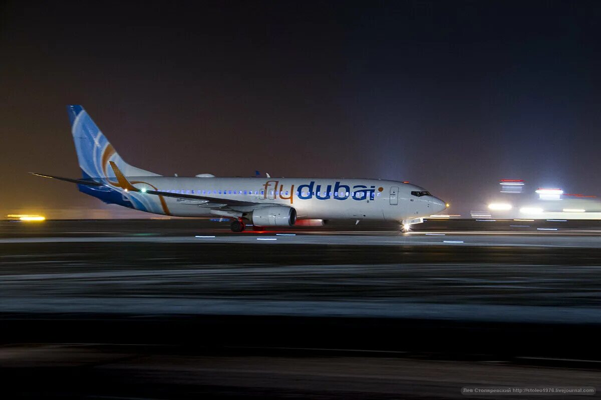 Fly dubai рейс. Боинг 737 flydubai. Боинг 737-800 flydubai. Боинг Флай Дубай. Боинг 737 900 Флай Дубай.