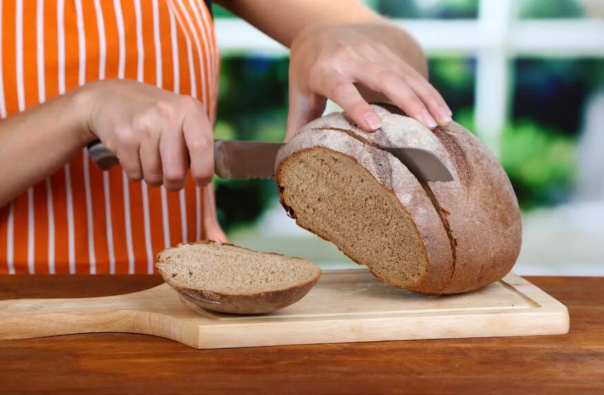 Хлеб. Черный хлеб. Хлеб традиционный. Ржаной хлеб. Ржаной хлеб в магазине