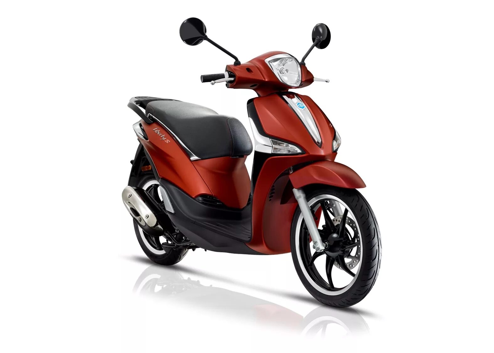 Скутер Piaggio. Скутер пиаджио Либерти 300. Моторизованный скутер. Скутер на автомобильном. Скутер автомобильного