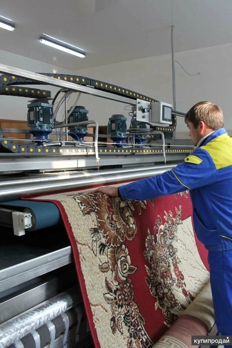 Химчистка мягкой мебели. Протертый ковер. Фабричная химчистка ковров. Стирка ковров. Химчистка ковровых покрытий.