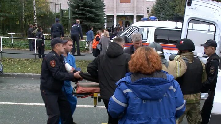 Сколько погибших в школе. Погибшие в Ижевской школе. В Ижевске расстреляли школу.