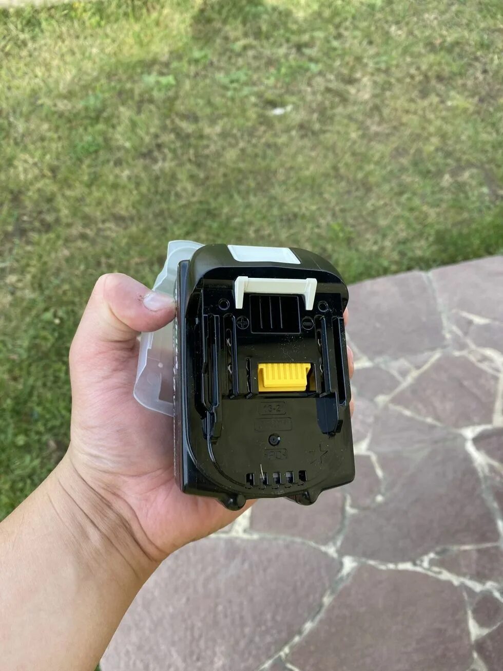 Аккумулятор макита bl1840b. Аккумулятор makita 18v 5ah. 0ah. Bl1840. Аккумулятор makita bl1840 632с19-5.